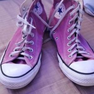 Pink High Top Converse : size 7